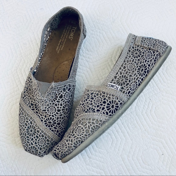 Toms Shoes - Toms classics in silver gray lace size 9.5